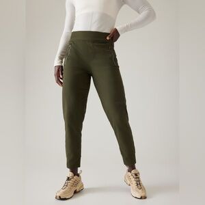 Athleta Women's Jogger Pants Trekkie North High Rise Size 10 military green